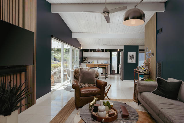 2845 E Wyman Drive, Palm Springs CA: https://media.crmls.org/mediaz/19d57407-c2b2-4b50-b51c-9e3373c4800c.jpg