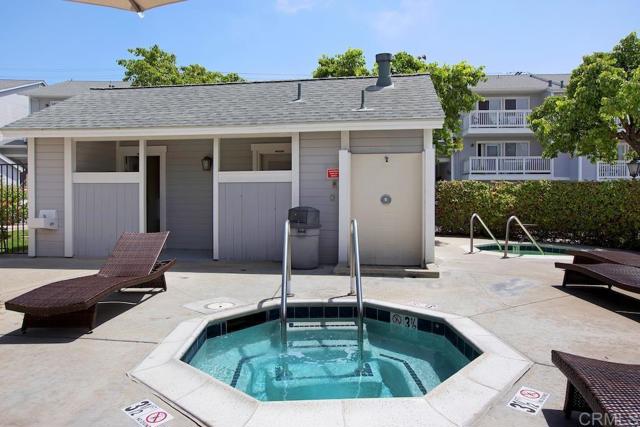 105 Mangano Circle, Encinitas CA: https://media.crmls.org/mediaz/19d5b15e-5b85-44db-bc2b-4f83b625ea95.jpg