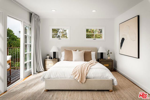 2745 La Cuesta Drive, Los Angeles CA: https://media.crmls.org/mediaz/19d5cefb-f8fe-4d49-8340-29e4870e06e9.jpg