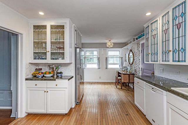 543 Spruce Avenue, Pacific Grove CA: https://media.crmls.org/mediaz/19d5d91d-182e-42bd-98a0-96bce51f918c.jpg