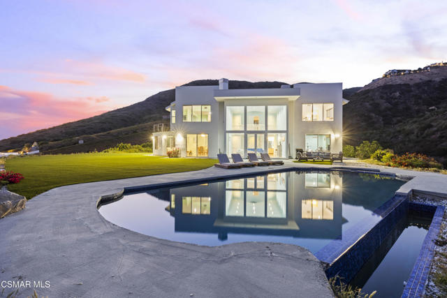 31505 Pacific Coast Highway, Malibu CA: https://media.crmls.org/mediaz/19d5f487-edb8-4b50-ba28-e4de02ac145e.jpg