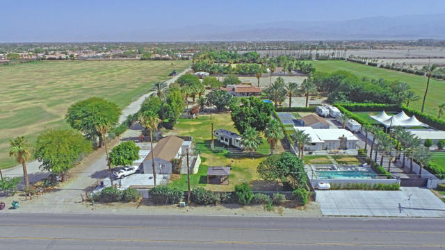 81514 Avenue 50, Indio CA: https://media.crmls.org/mediaz/19d678bd-8476-4fba-bb98-0c9cc82bc0aa.jpg