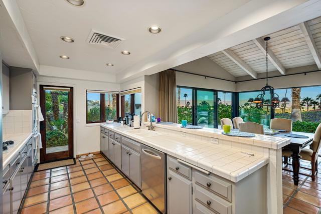 Image 15 of 75 For 40320 Via Entrada