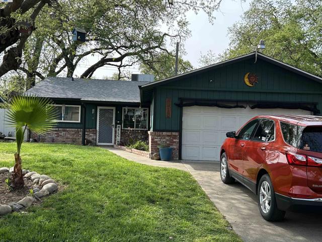 5913 Woodleigh Dr, Carmichael CA: https://media.crmls.org/mediaz/19d98727-de86-49b2-ad80-2fc5dafa11d2.jpg