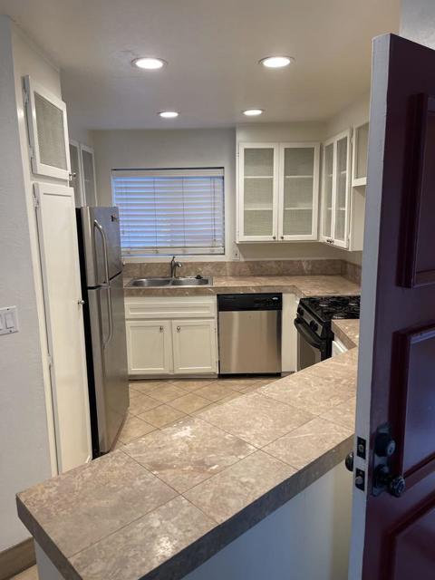 Image 3 of 15 For 48255 Monroe St Street 10