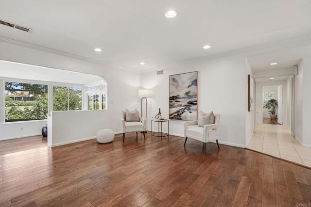 1051 La Reina Drive, San Marcos CA: https://media.crmls.org/mediaz/19d9de3d-9a7b-4bdc-9b09-087c84fdd2b8.jpg
