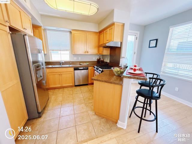 6136 Old Quarry Loop, Oakland CA: https://media.crmls.org/mediaz/19da1be7-efc2-481e-aefb-2e0a104f834c.jpg