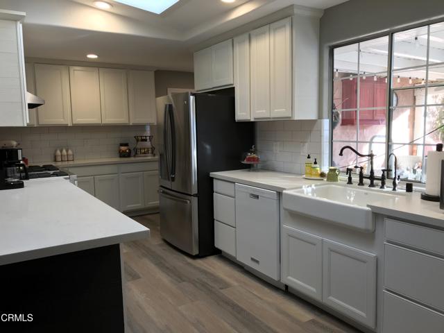 Detail Gallery Image 8 of 34 For 838 Margarita Calle Margarita, Thousand Oaks,  CA 91360 - 4 Beds | 2/1 Baths