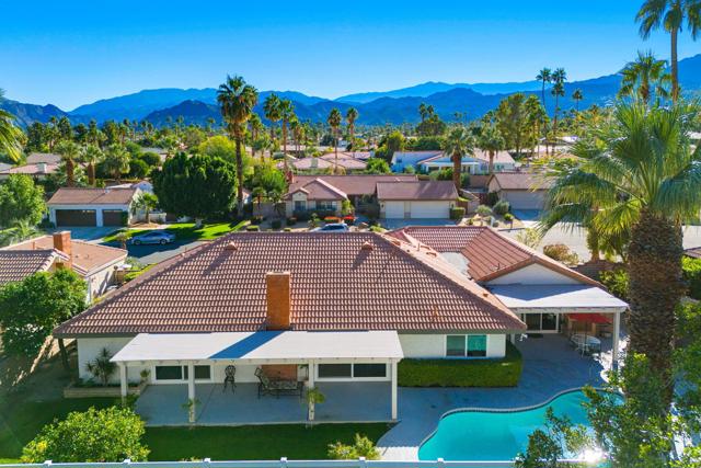 72890 Amber Street, Palm Desert CA: https://media.crmls.org/mediaz/19da41b7-0150-43fe-b081-32915af8c23c.jpg