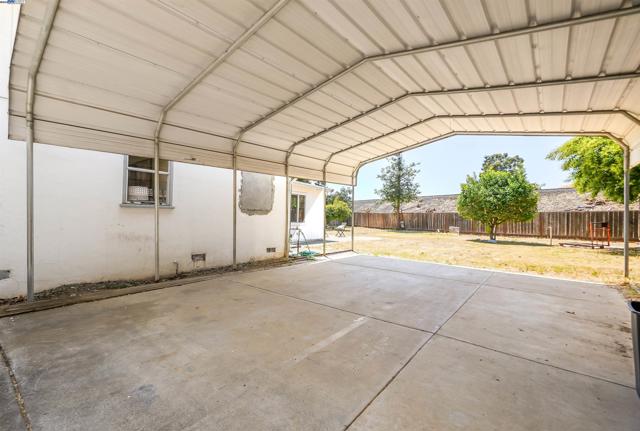 745 Wasatch Dr, Fremont CA: https://media.crmls.org/mediaz/19daa1d3-d216-4103-bd21-22ba16fe55bc.jpg