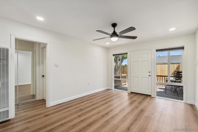 4440 42 Clairemont Dr, San Diego CA: https://media.crmls.org/mediaz/19daf54d-b6de-4d6a-b6b5-b53339c6581a.jpg