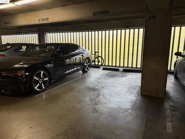 565 Bellevue Ave, Oakland CA: https://media.crmls.org/mediaz/19db00f7-f0d3-4166-a2cf-03284a056bc1.jpg
