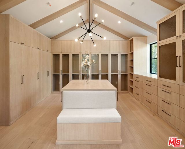 10444 Charing Cross Road, Los Angeles CA: https://media.crmls.org/mediaz/19db59a7-aa2e-4f27-ab08-7d8aa23a0c82.jpg