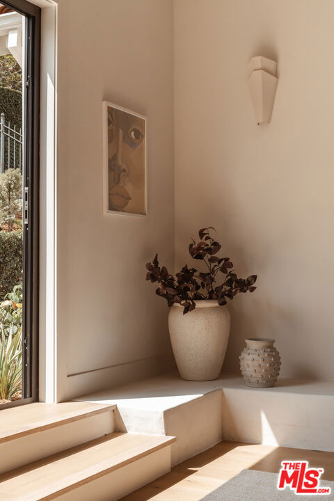 10 Village Circle, Manhattan Beach, California 90266, 3 Bedrooms Bedrooms, ,2 BathroomsBathrooms,Residential,For Sale,Village,25585917