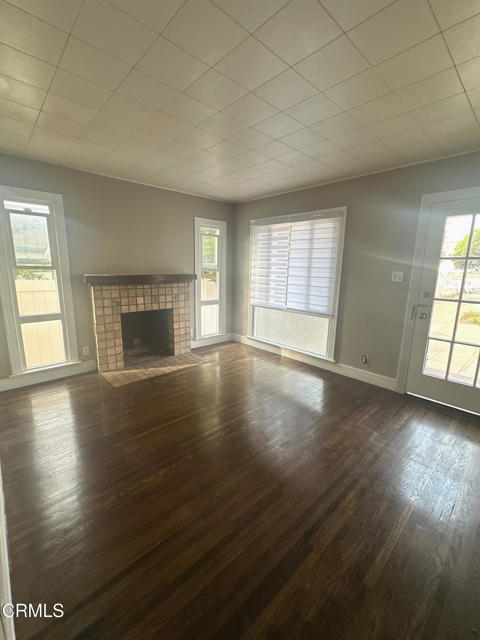 Detail Gallery Image 2 of 15 For 132 N Serrano Ave, Los Angeles,  CA 90004 - 2 Beds | 1 Baths