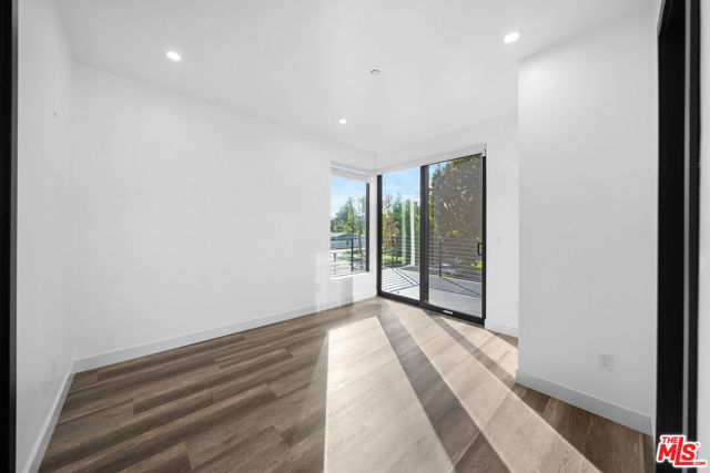 5812 Willis Avenue, Sherman Oaks CA: https://media.crmls.org/mediaz/19dcd440-db17-440c-9b68-efb9187c8ec8.jpg