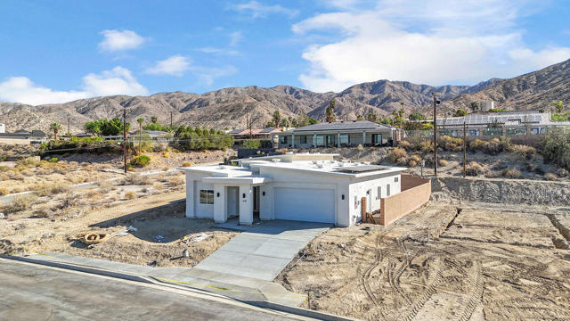 66778 Casa Grande Drive, Desert Hot Springs CA: https://media.crmls.org/mediaz/19dd3dae-3bcc-49e4-8c30-1fdfff5ac040.jpg