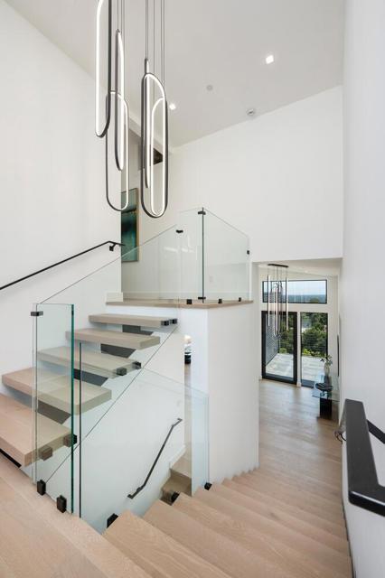 3964 Jefferson Avenue, Redwood City CA: https://media.crmls.org/mediaz/19dd5b1d-6e18-4b07-8e0f-75374cd992ee.jpg