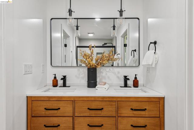 Image 39 of 54 For 7807 Outlook Ave