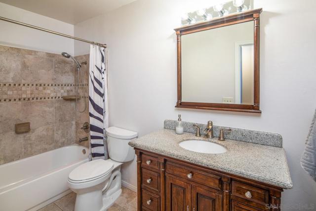 18435 Chablis Rd., Ramona CA: https://media.crmls.org/mediaz/19dde15f-5819-4de4-b13b-79d22016d88e.jpg