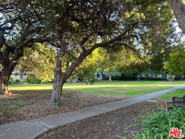 Image 19 of 21 For 5162 Village Green