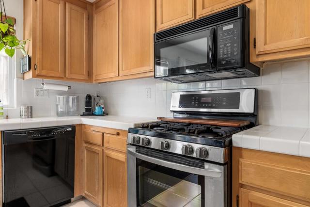 7 Massachusetts Circle, Salinas CA: https://media.crmls.org/mediaz/19de2416-fddf-4a44-8721-a14dae4d2a7c.jpg