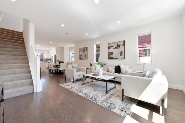 712 Bramble Terrace, Sunnyvale CA: https://media.crmls.org/mediaz/19de97a6-723d-4cac-b571-af95486fa4a8.jpg