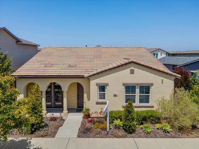 481 Logan Way, Marina CA: https://media.crmls.org/mediaz/19dea6b7-3e15-451f-9edf-c1b8da2c4004.jpg