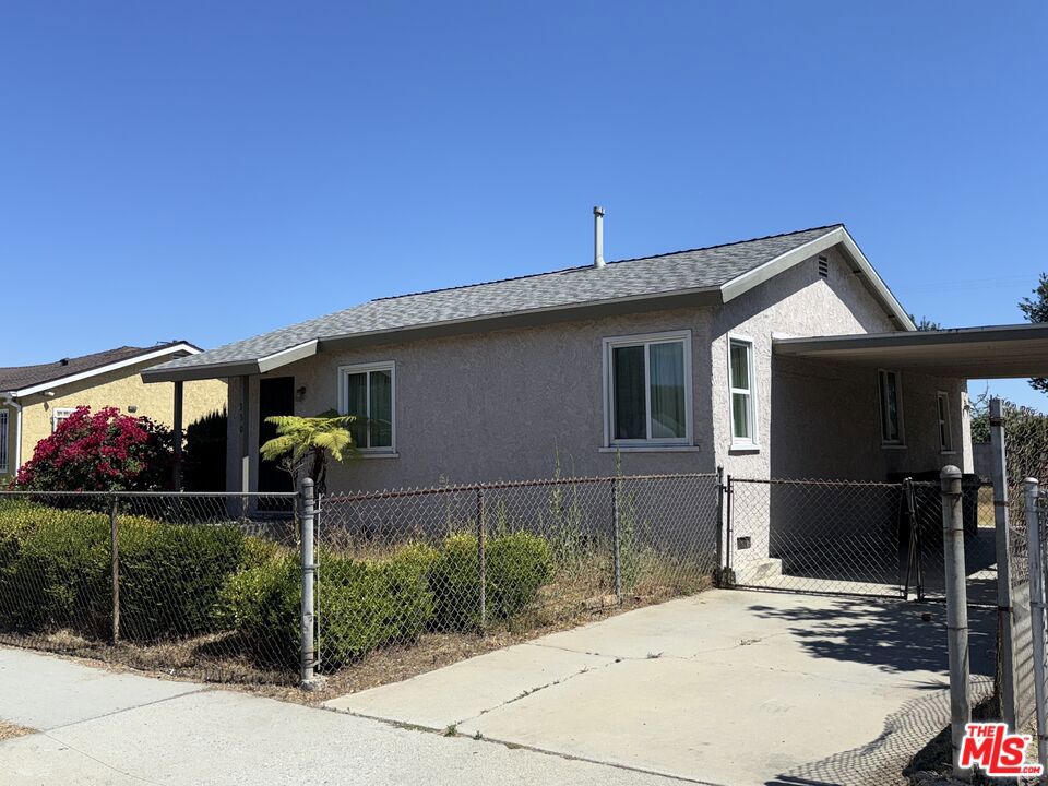 330 E El Segundo Boulevard