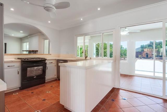 12919 Evalyn Place, Poway CA: https://media.crmls.org/mediaz/19df0880-496b-48d1-be31-4496e9166cb6.jpg