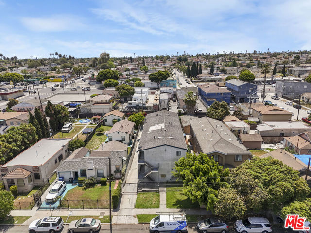 3120 W 71st Street, Los Angeles CA: https://media.crmls.org/mediaz/19df4a94-a1cf-4932-9a94-61c147606d9f.jpg