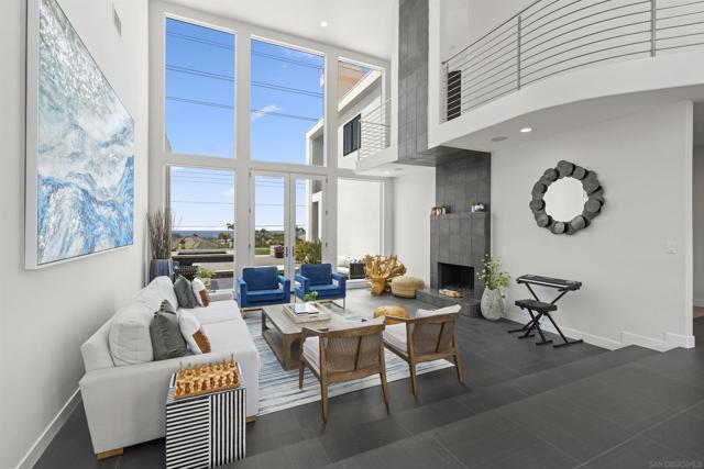 3325 Caminito Daniella, Del Mar CA: https://media.crmls.org/mediaz/19dfe29b-b8fa-4ad7-8097-5e6f776e9fc1.jpg