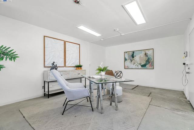 41519 Apricot Ln, Fremont CA: https://media.crmls.org/mediaz/19e067c9-7d78-4db0-8604-565d908e6c04.jpg
