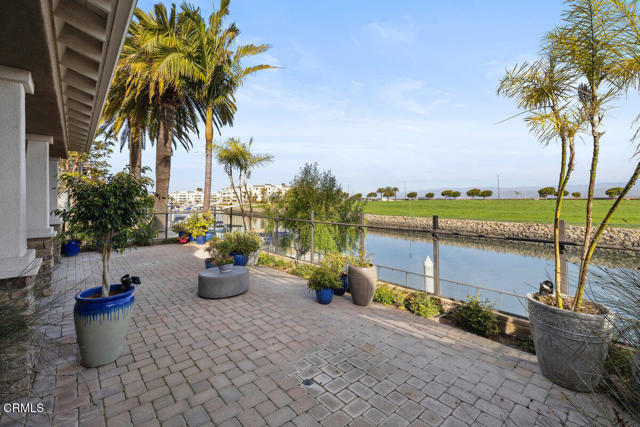 4111 Adriatic Street, Oxnard CA: https://media.crmls.org/mediaz/19e0ab65-e403-41bc-84f4-98250f835382.jpg