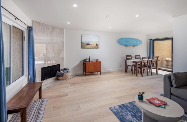 1680 N Coast Hwy 101, Encinitas CA: https://media.crmls.org/mediaz/19e17e03-d364-45df-8a92-917cea6fbc44.jpg