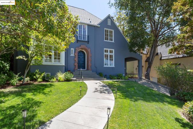 1145 Mandana Blvd, Oakland CA: https://media.crmls.org/mediaz/19e18190-ea8e-4e2f-ba8e-2169ee7be0ac.jpg