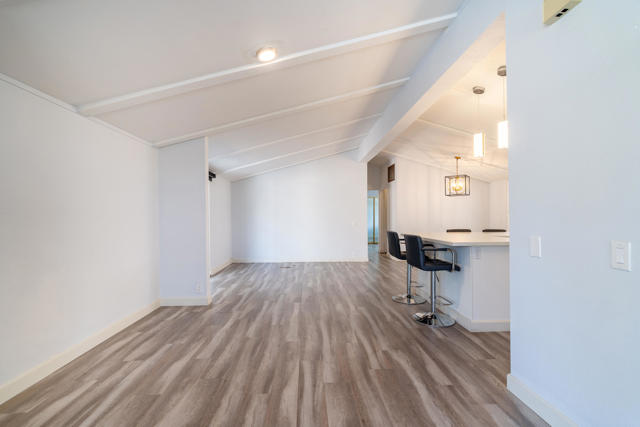 14 International Boulevard, Rancho Mirage CA: https://media.crmls.org/mediaz/19e209fc-8d39-4f27-8d0c-7f15b0438ca2.jpg
