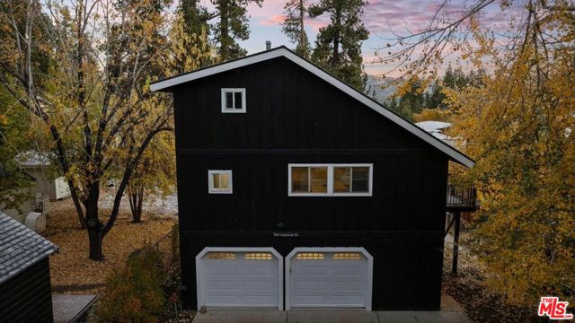 993 Cameron Drive, Big Bear CA: https://media.crmls.org/mediaz/19e20f4e-c090-4fc1-8413-a7b4eaf4a769.jpg