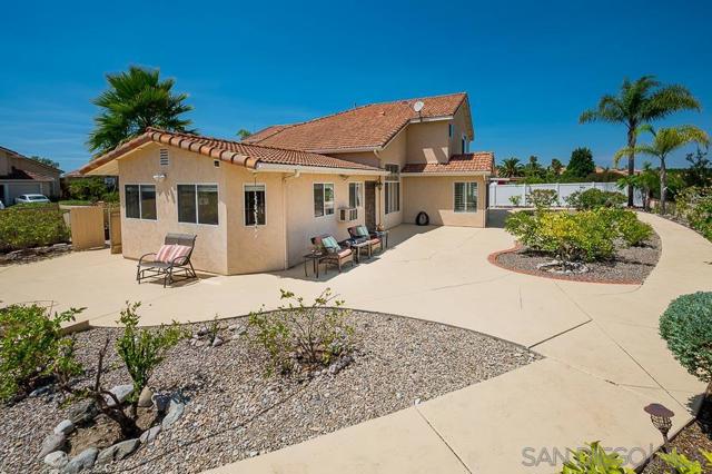 7820 Roan Rd, San Diego CA: https://media.crmls.org/mediaz/19e22800-6d36-47cd-9bb0-9ab5aef2eca7.jpg