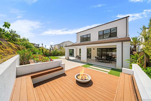 5347 Morning Sage Way, San Diego CA: https://media.crmls.org/mediaz/19e229ee-14ab-4f4f-9cf2-b0f91777c771.jpg