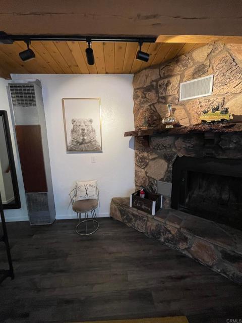 138 Leonard Lane, Sugarloaf CA: https://media.crmls.org/mediaz/19e289ae-8dce-4270-9cba-2ca95ab99885.jpg