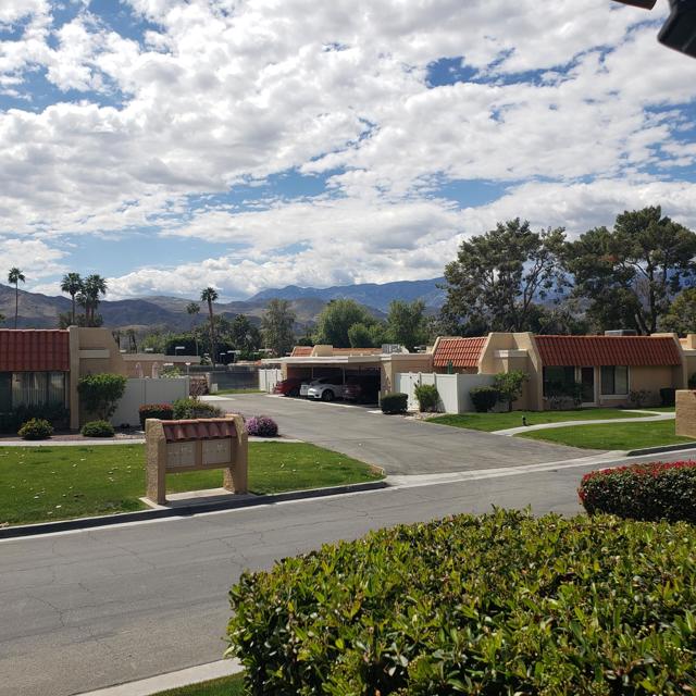 35526 Feliz Court, Rancho Mirage CA: https://media.crmls.org/mediaz/19e2a15a-8b6b-42fa-bc61-7abd9f3285f9.jpg