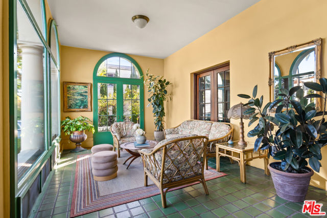 3162 2nd Avenue, San Diego CA: https://media.crmls.org/mediaz/19e2a503-a1c6-43fc-812b-8f44fd394adf.jpg