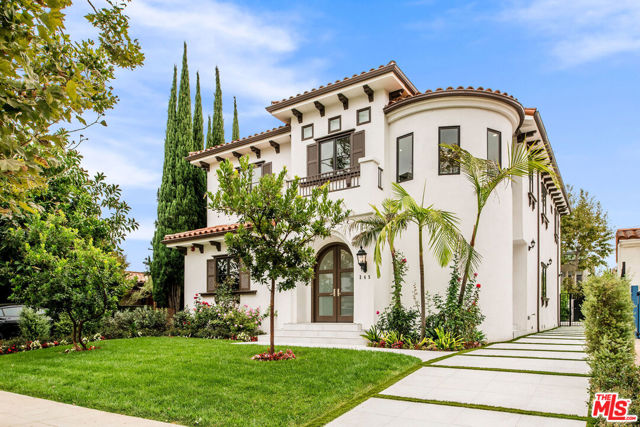 245 S La Peer Drive, Beverly Hills CA: https://media.crmls.org/mediaz/19e346fa-0b63-49f8-ae63-9ef14bf0977e.jpg