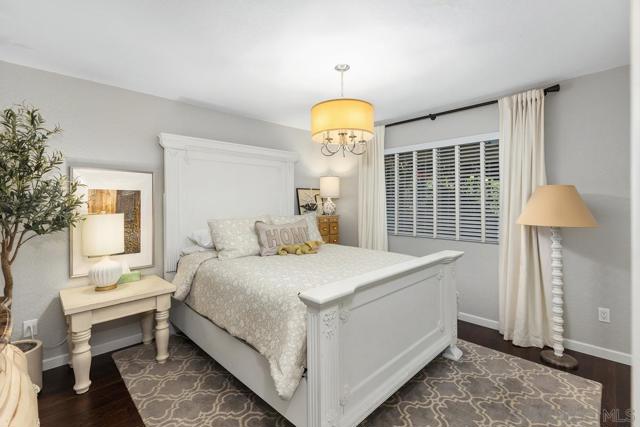 4533 Gesner St, San Diego CA: https://media.crmls.org/mediaz/19e3b571-c0f1-4874-839b-d613113c49da.jpg