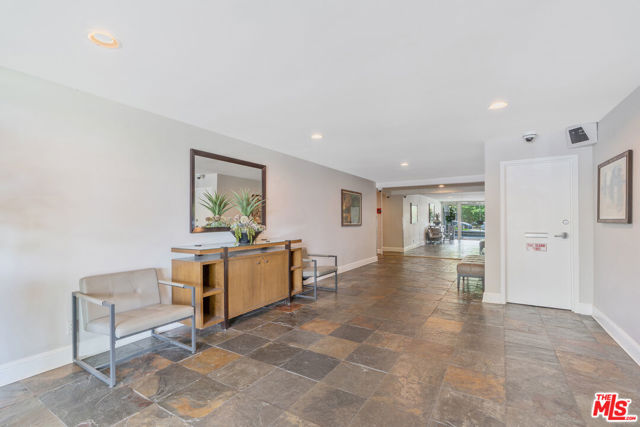 8535 W West Knoll Drive, West Hollywood CA: https://media.crmls.org/mediaz/19e46744-f1e9-4eaa-bc1e-c933b99e055e.jpg