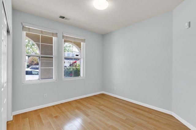 29165 Eden Shores Drive, Hayward CA: https://media.crmls.org/mediaz/19e4b836-90d6-4315-9e62-8c0d4987f6f2.jpg