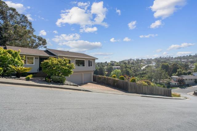 1243 Homewood Avenue, San Mateo CA: https://media.crmls.org/mediaz/19e4f4e8-e084-48d7-b19d-355fbc659672.jpg