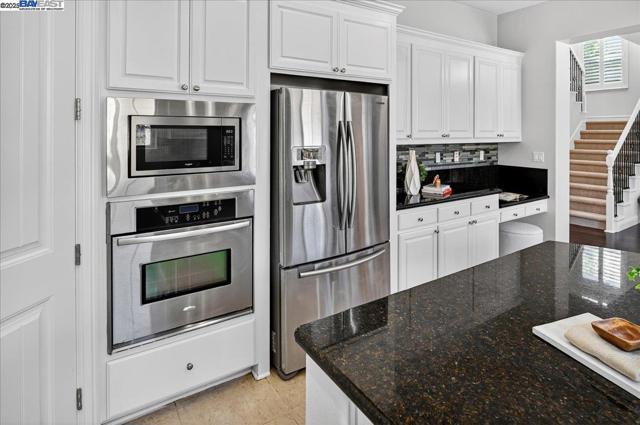 7829 Ridgeline Place, Dublin CA: https://media.crmls.org/mediaz/19e50431-8f19-4444-b931-9b560f00574b.jpg