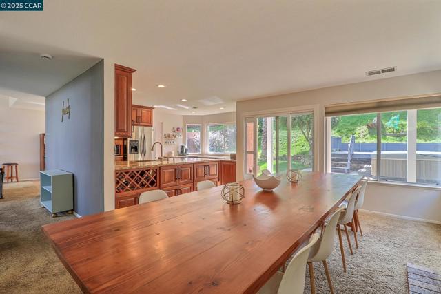 1728 Peachwillow St, Pittsburg CA: https://media.crmls.org/mediaz/19e51946-8068-4290-b63b-b49043ad3285.jpg